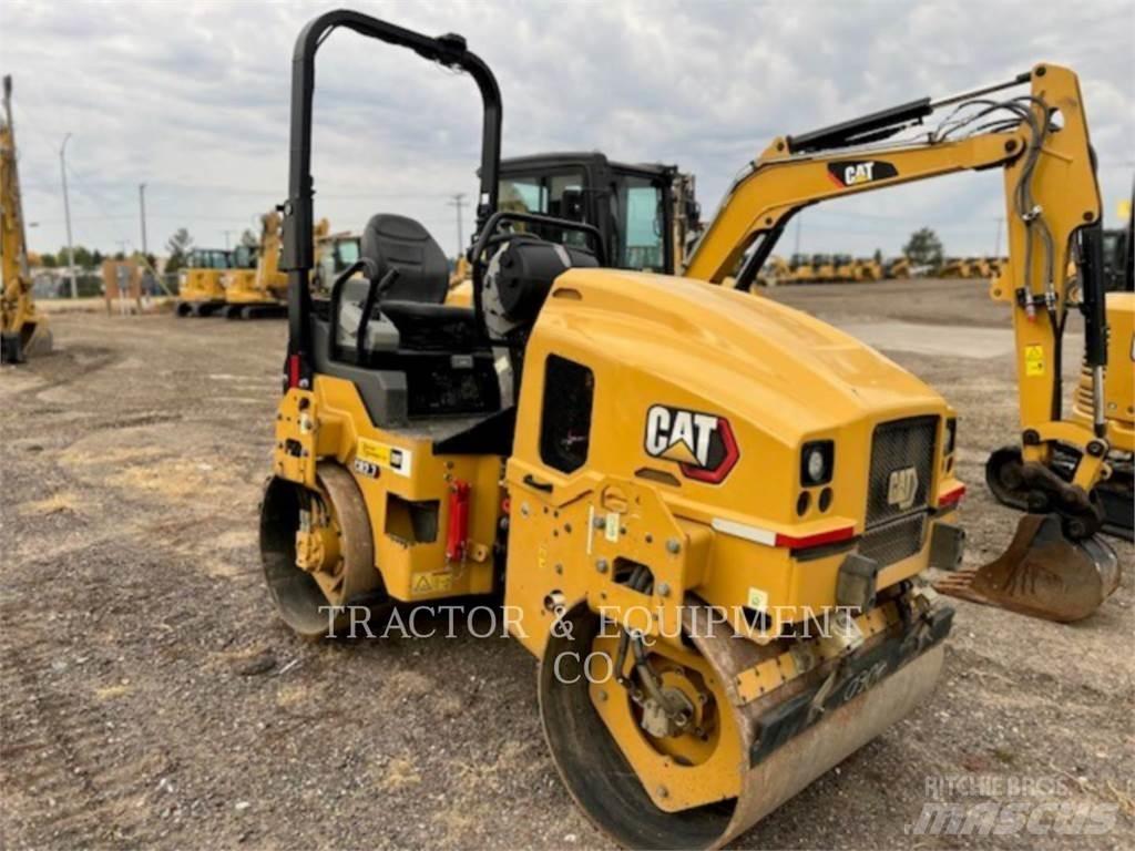 CAT CB2.7 아스팔트 포장장비