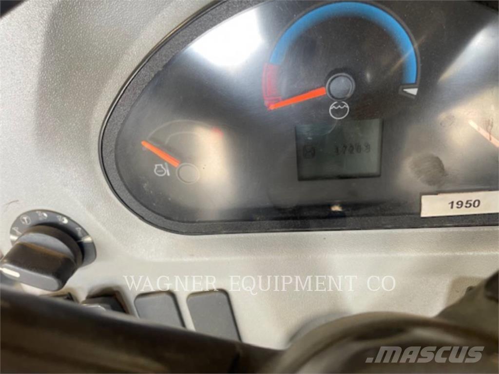 CAT CB2.7-03 토양 다짐기