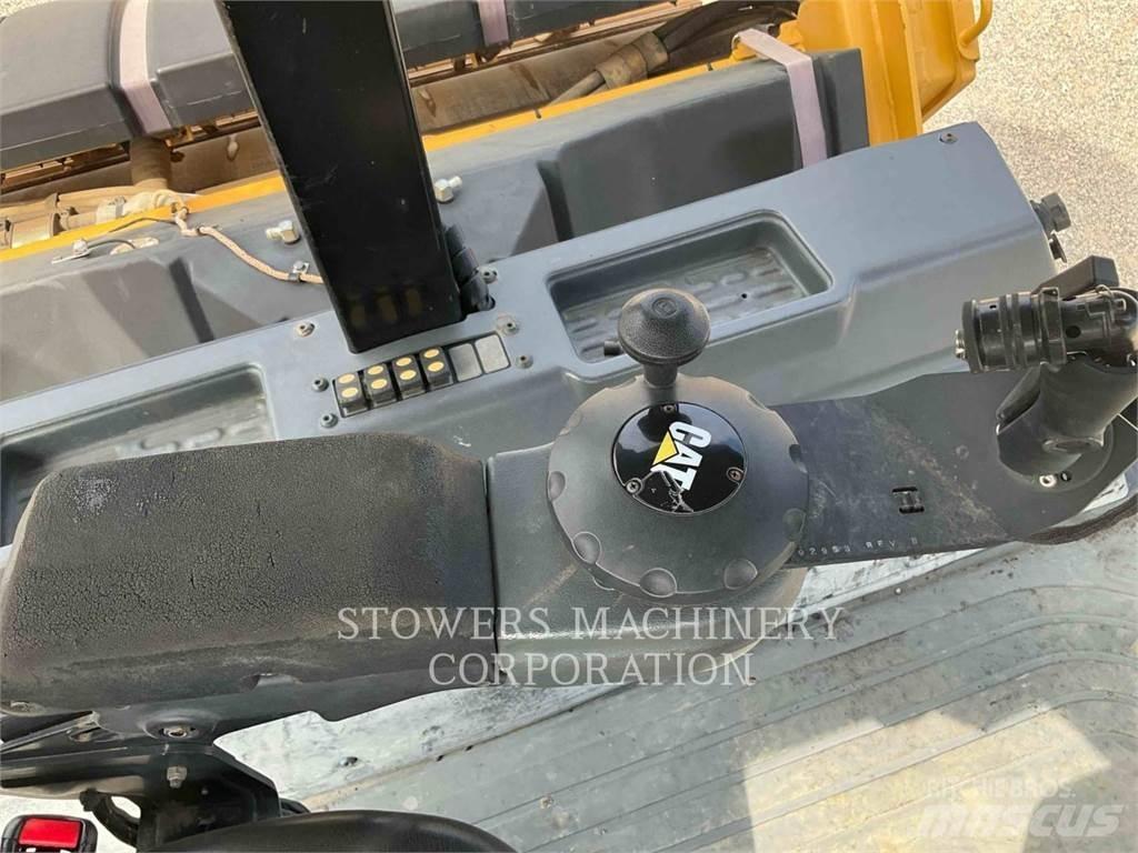 CAT CB66B 토양 다짐기