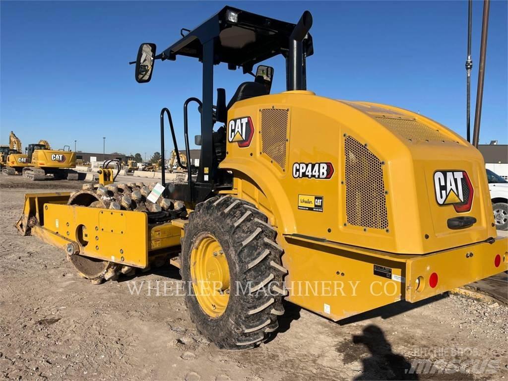 CAT CP44B 싱글 드럼 롤러