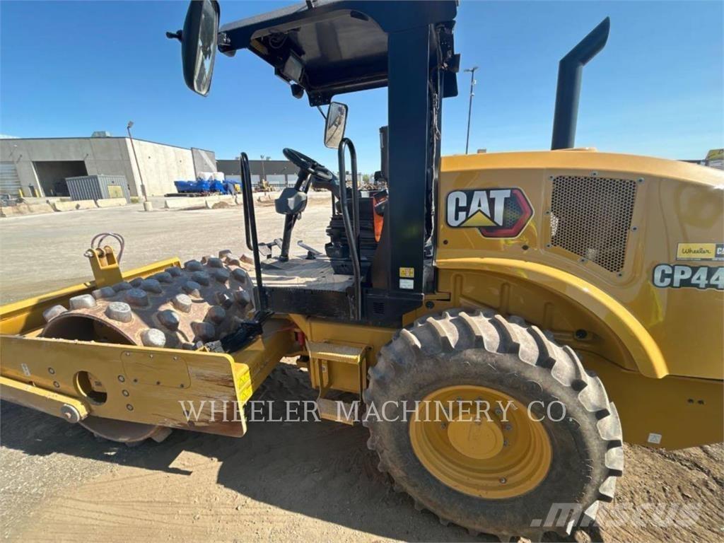 CAT CP44B 싱글 드럼 롤러