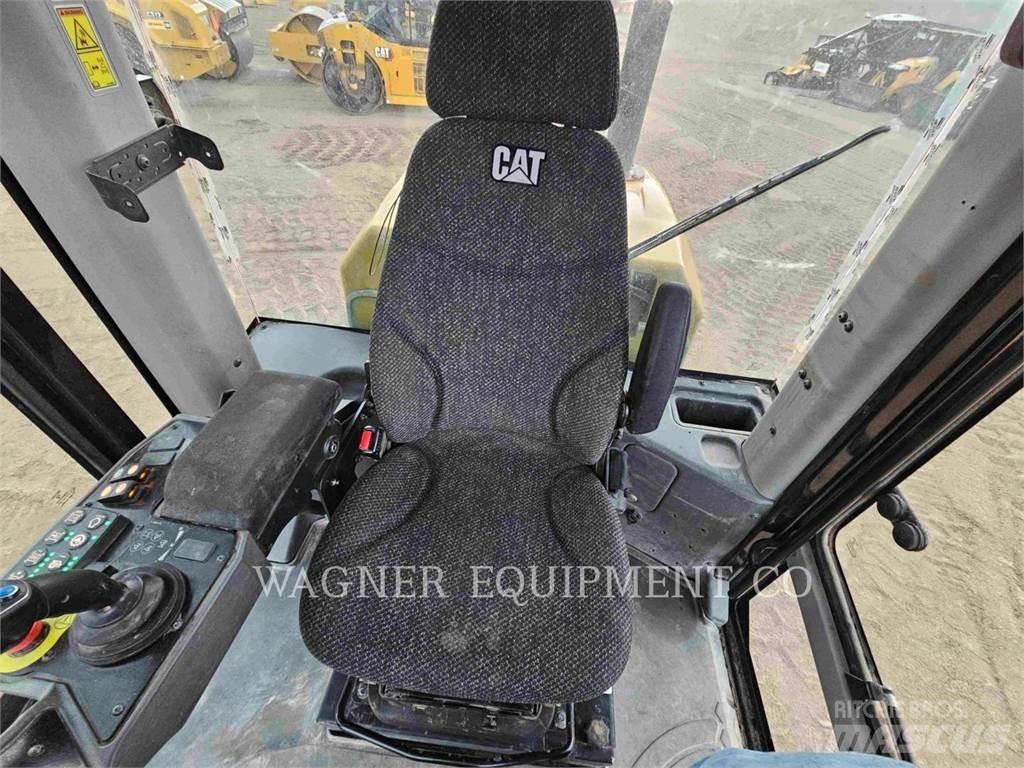 CAT CP56B 토양 다짐기