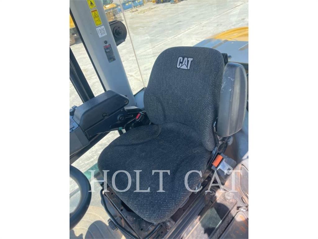 CAT CP56B CAB 아스팔트 리사이클러