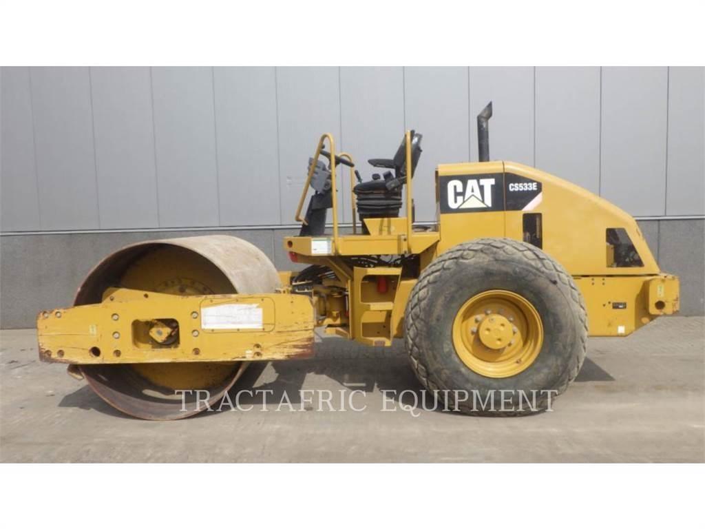 CAT CS-533E 싱글 드럼 롤러