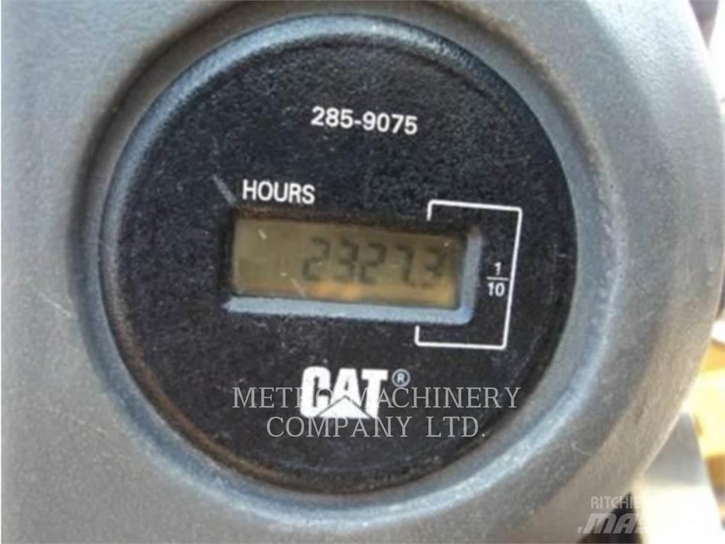 CAT CS-533E 싱글 드럼 롤러