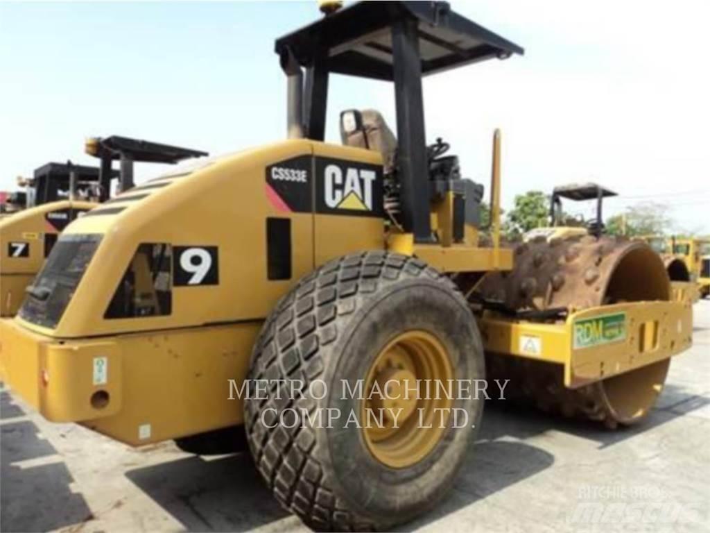 CAT CS-533E 싱글 드럼 롤러