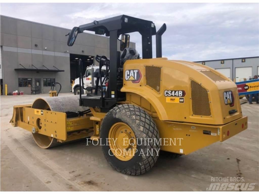 CAT CS44B 토양 다짐기