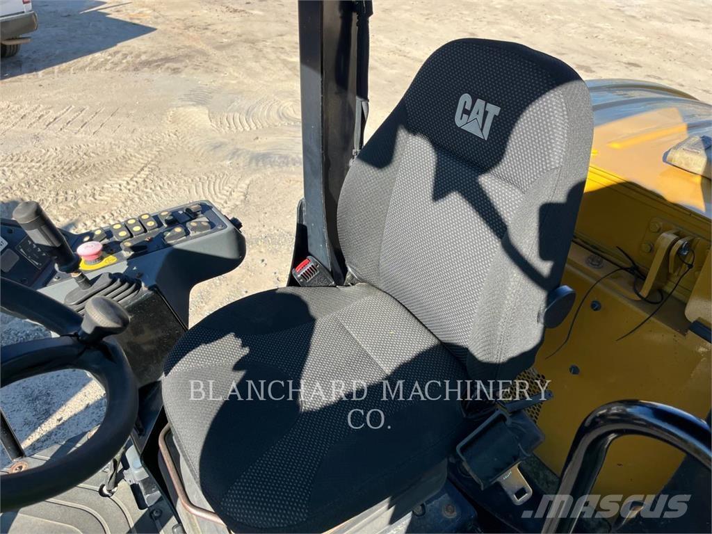 CAT CS44B 싱글 드럼 롤러