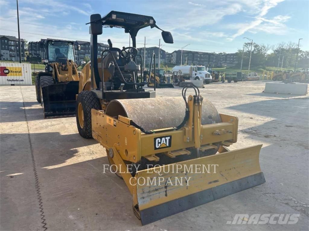 CAT CS44B 토양 다짐기