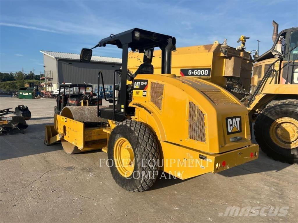 CAT CS44B 토양 다짐기