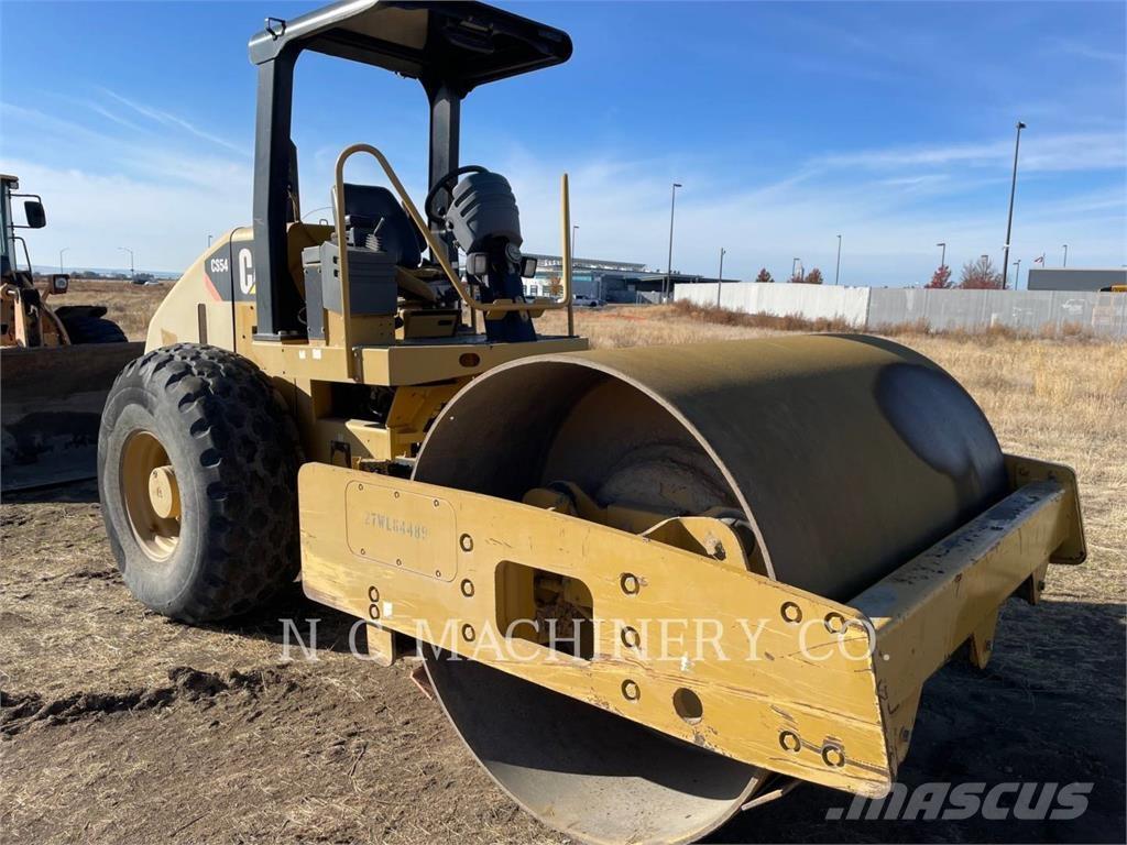 CAT CS54 아스팔트 포장장비
