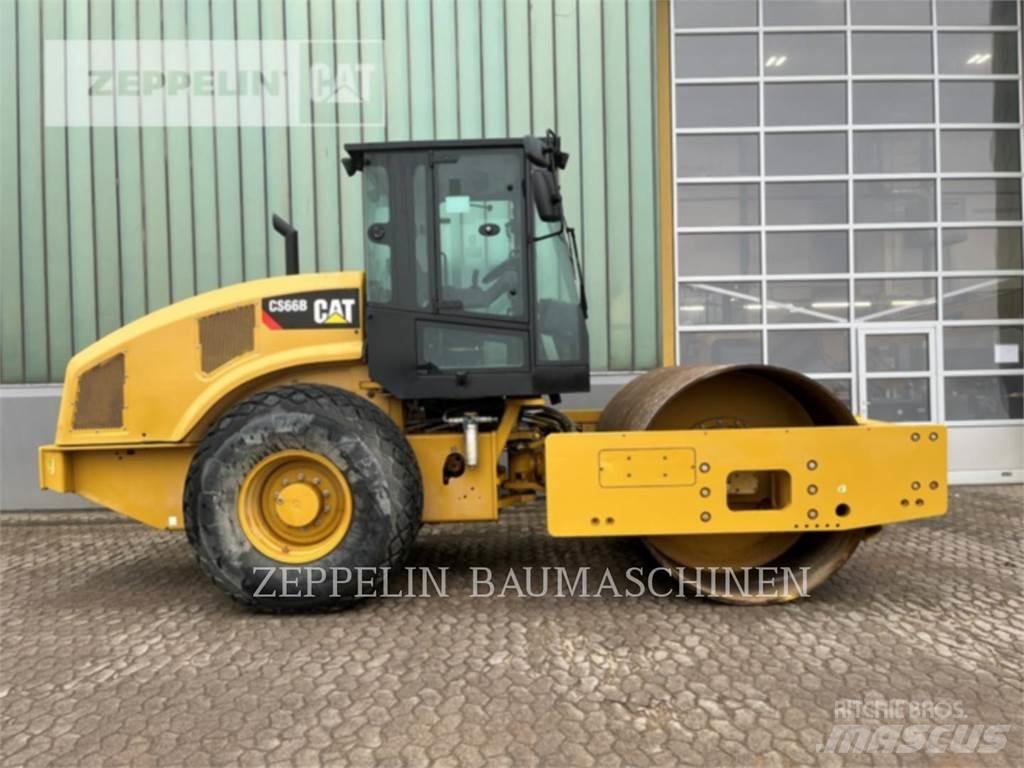 CAT CS66B 토양 다짐기