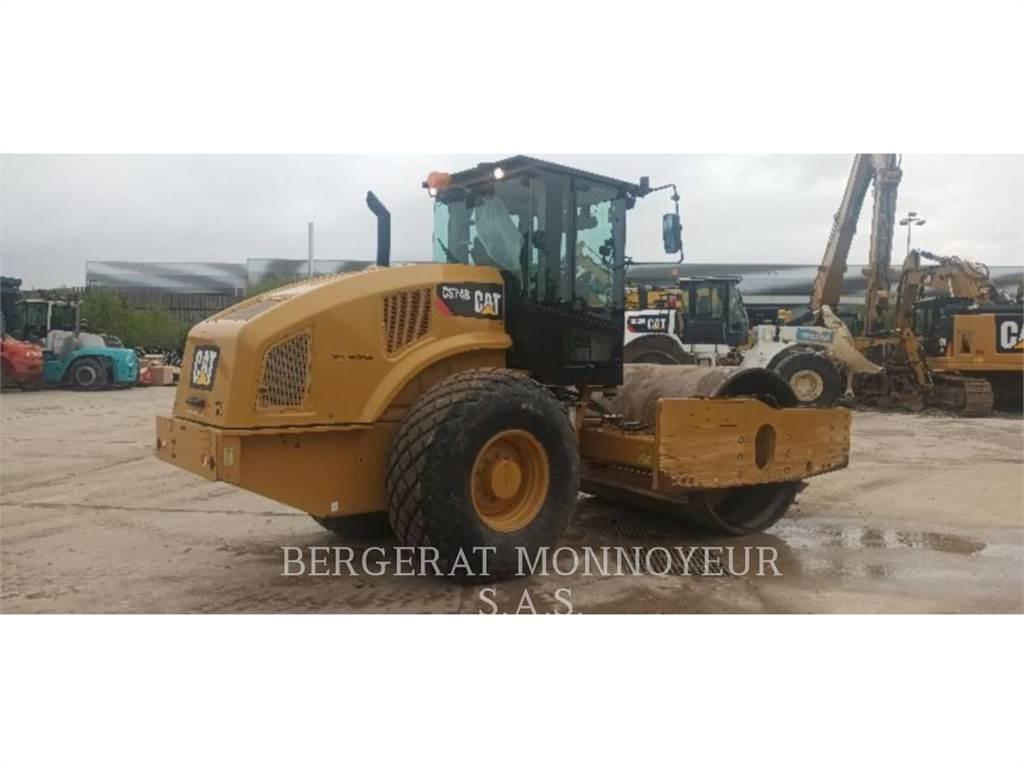 CAT CS74B 4F 토양 다짐기
