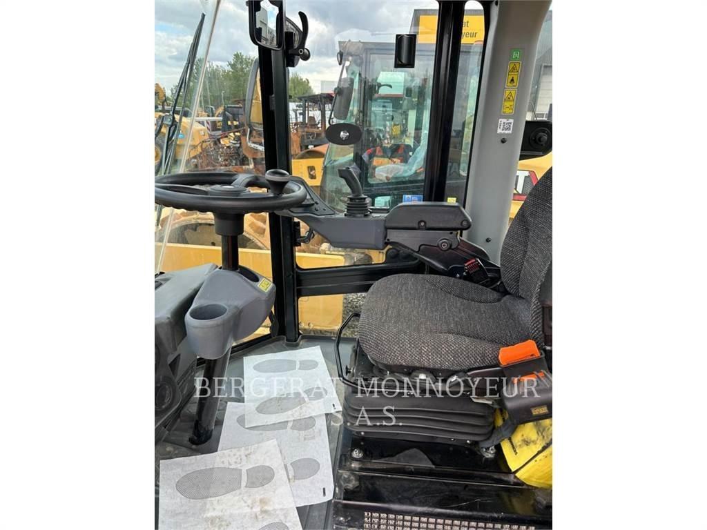 CAT CS76B 토양 다짐기
