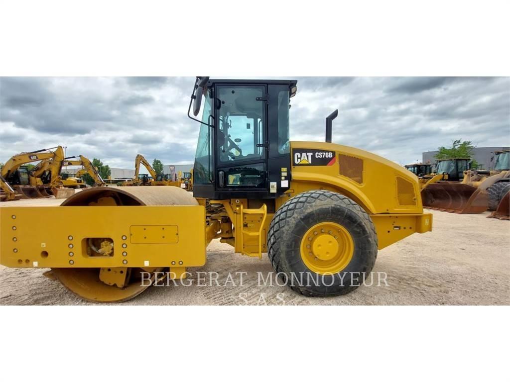 CAT CS76B 4F 토양 다짐기