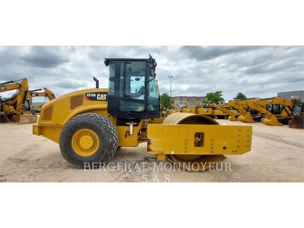 CAT CS76B 4F 토양 다짐기