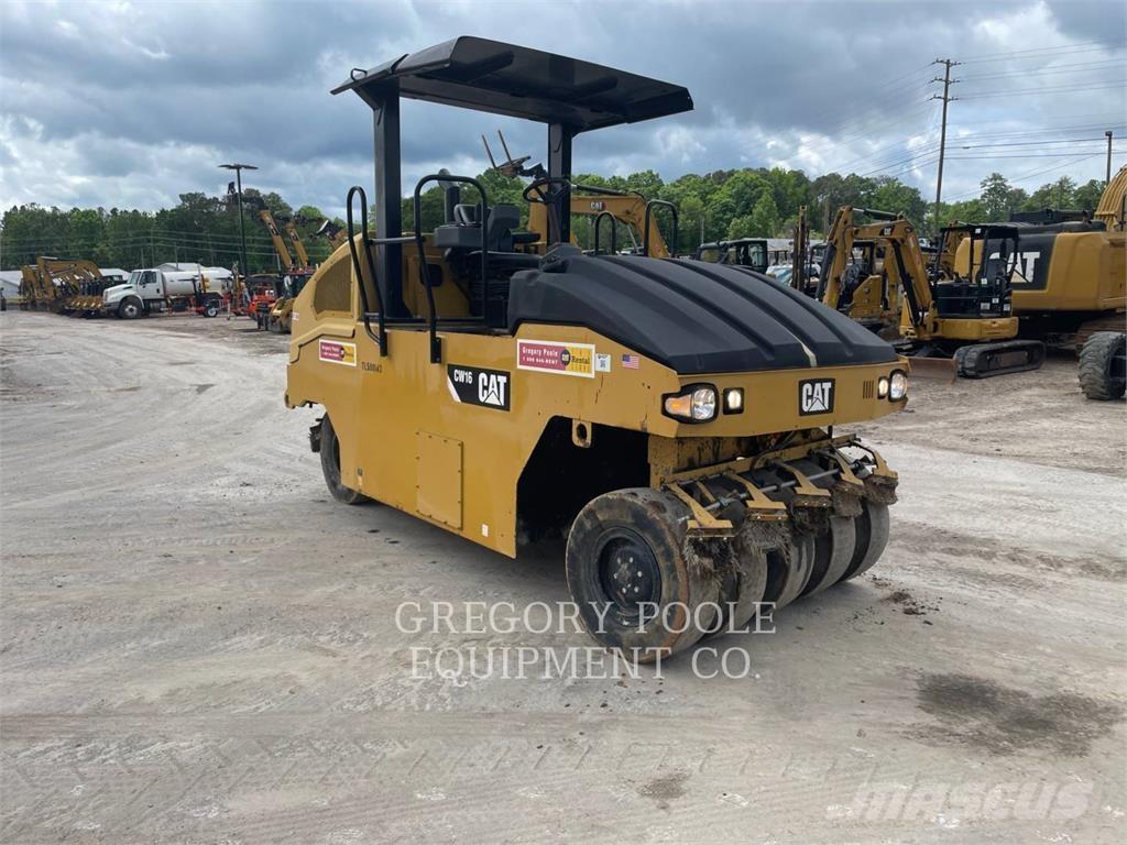 CAT CW16 공기 타이어 롤러