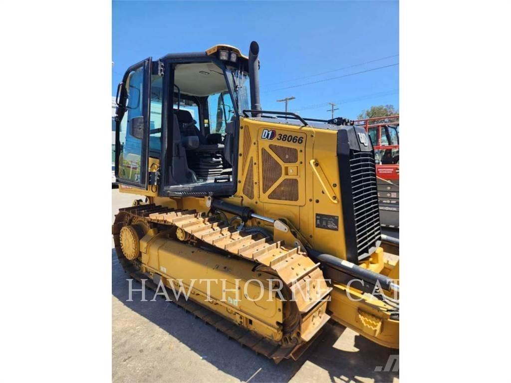 CAT D1 크롤러 도저