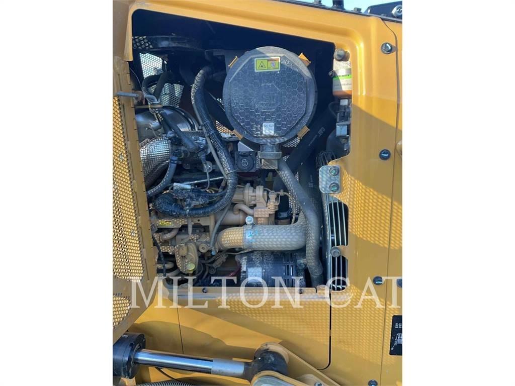 CAT D1 크롤러 도저