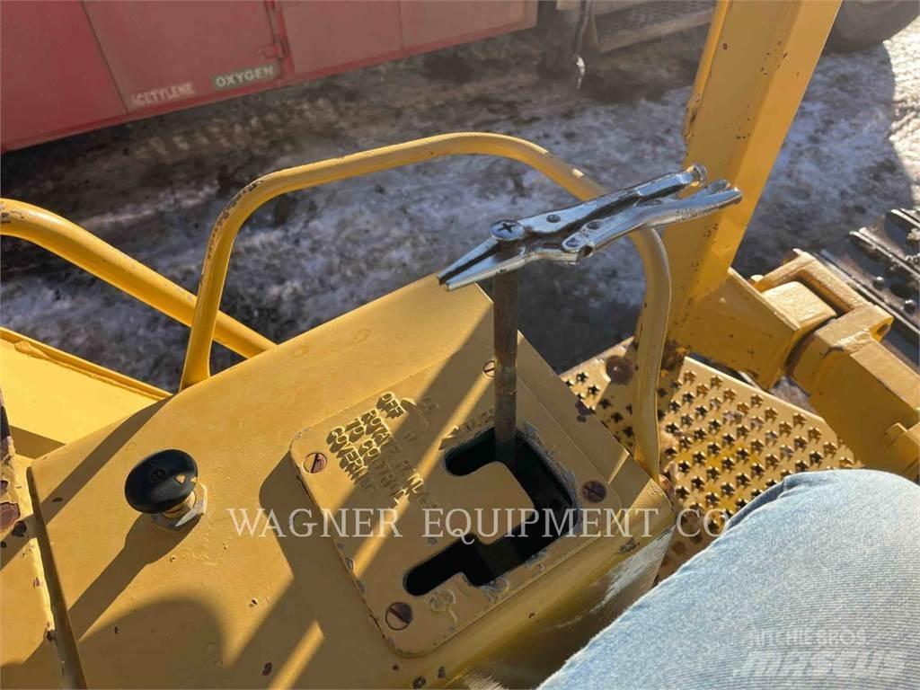 CAT D1 크롤러 도저