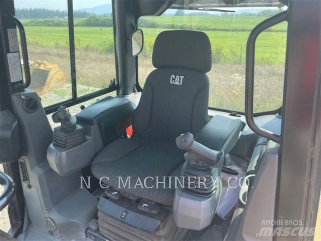 CAT D1 LGPCB 크롤러 도저