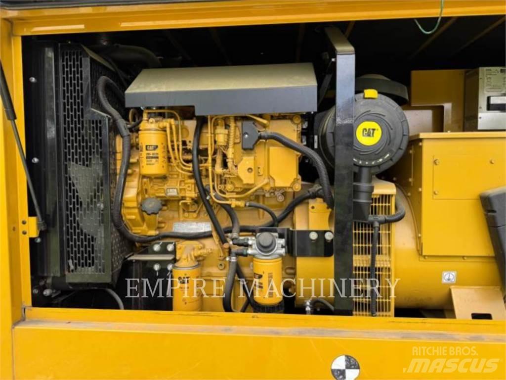 CAT D100 디젤 발전기