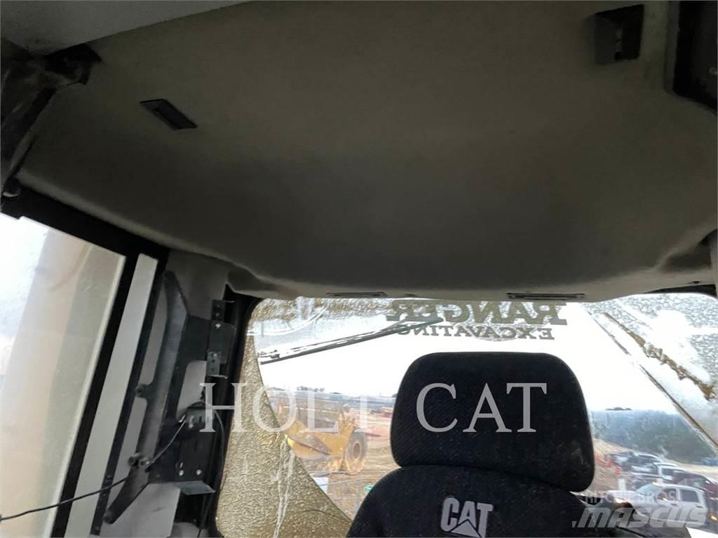 CAT D10T2 크롤러 도저