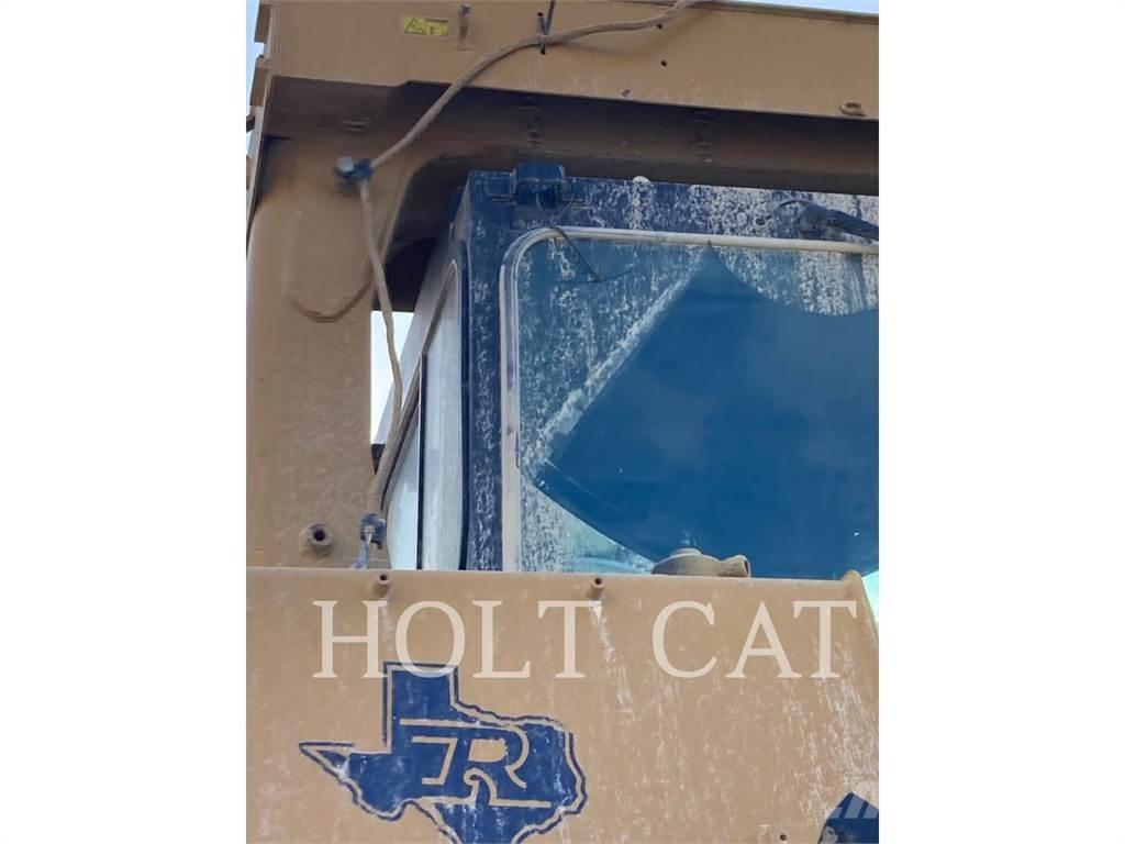 CAT D10T2 크롤러 도저