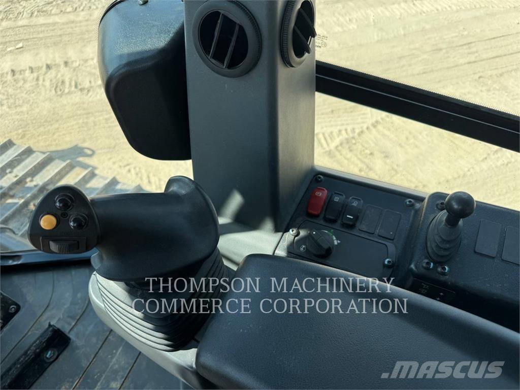 CAT D2-12 크롤러 도저