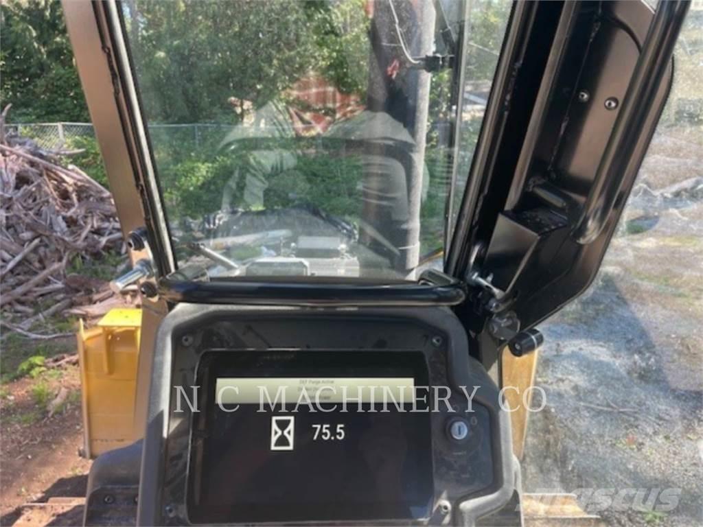 CAT D3 크롤러 도저