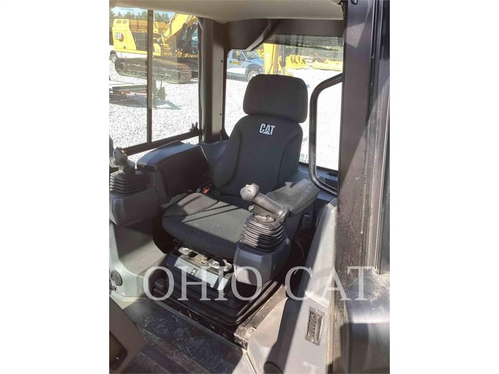 CAT D3 XL 크롤러 도저