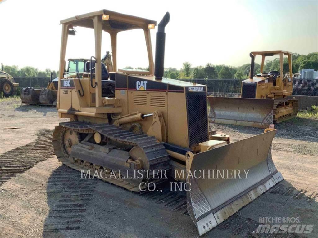 CAT D3CIII 크롤러 도저