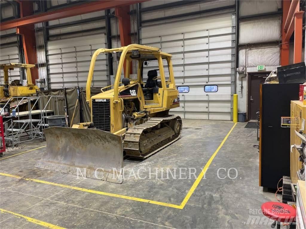 CAT D3G XLCN 크롤러 도저