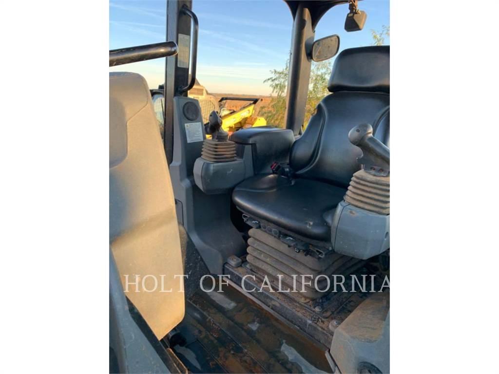 CAT D3K2 크롤러 도저
