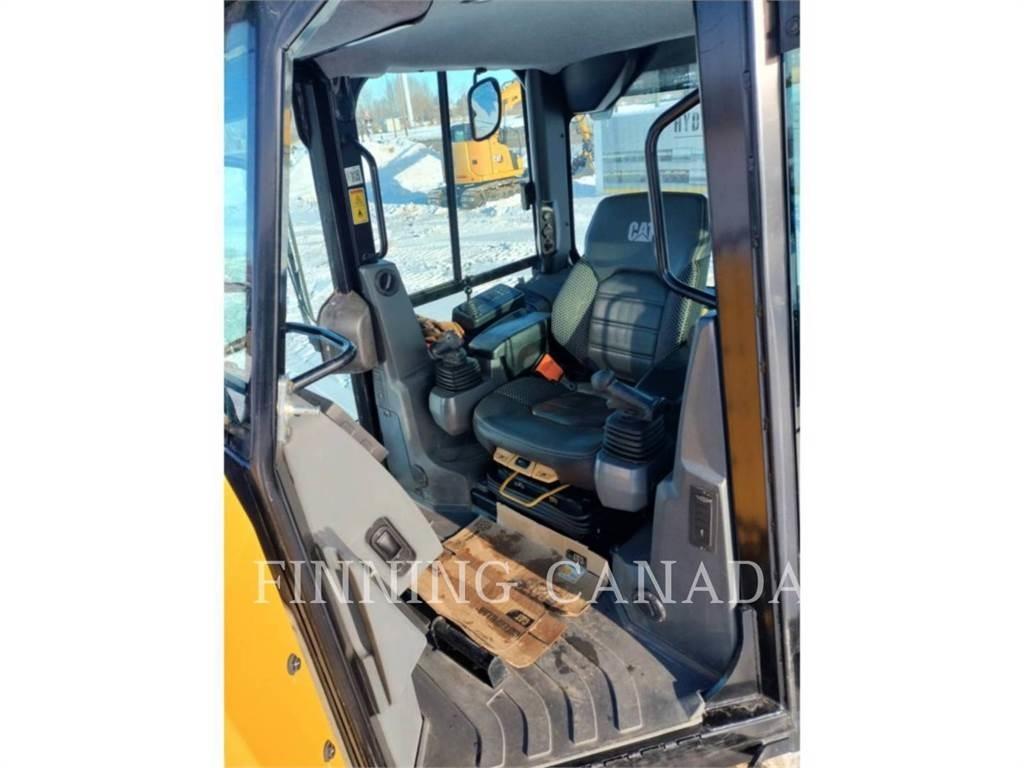 CAT D4-16 크롤러 도저