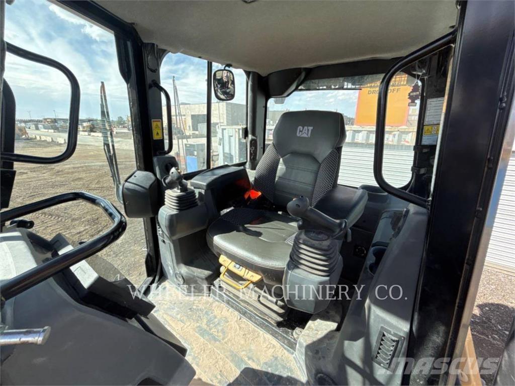 CAT D4 XL 크롤러 도저