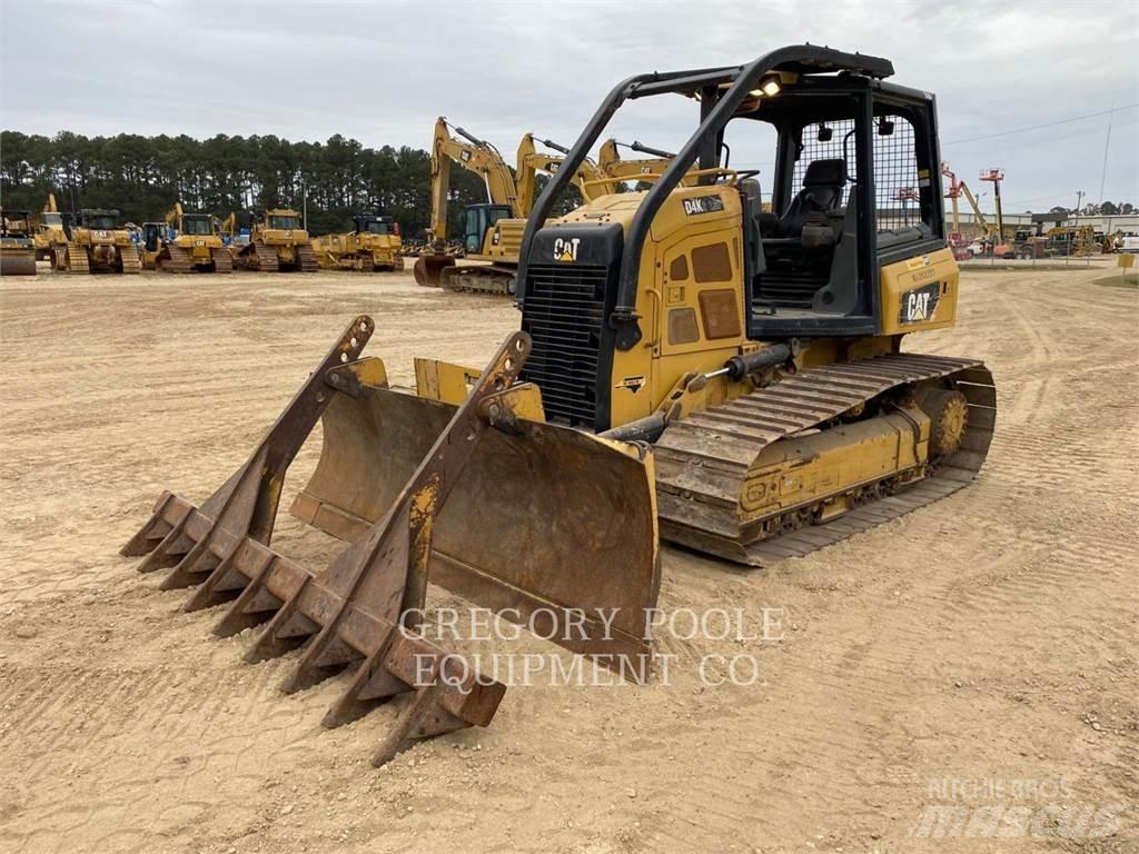 CAT D4K2LGP 크롤러 도저
