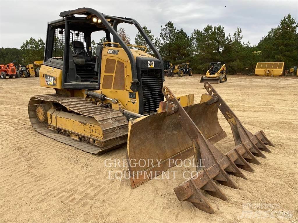CAT D4K2LGP 크롤러 도저