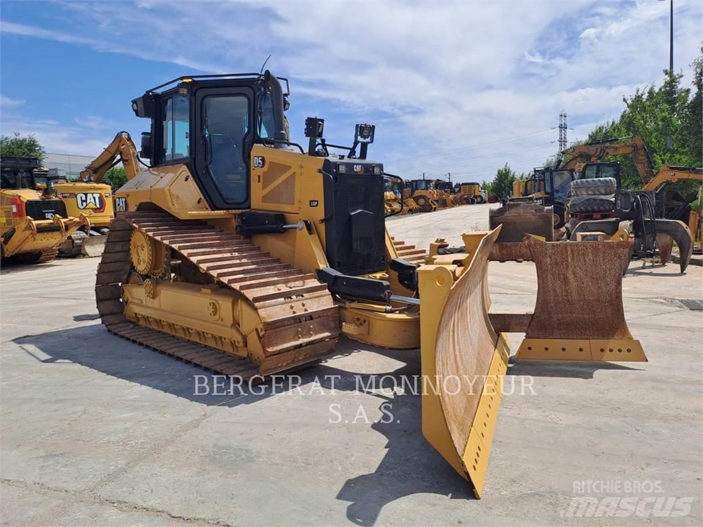 CAT D5 크롤러 도저