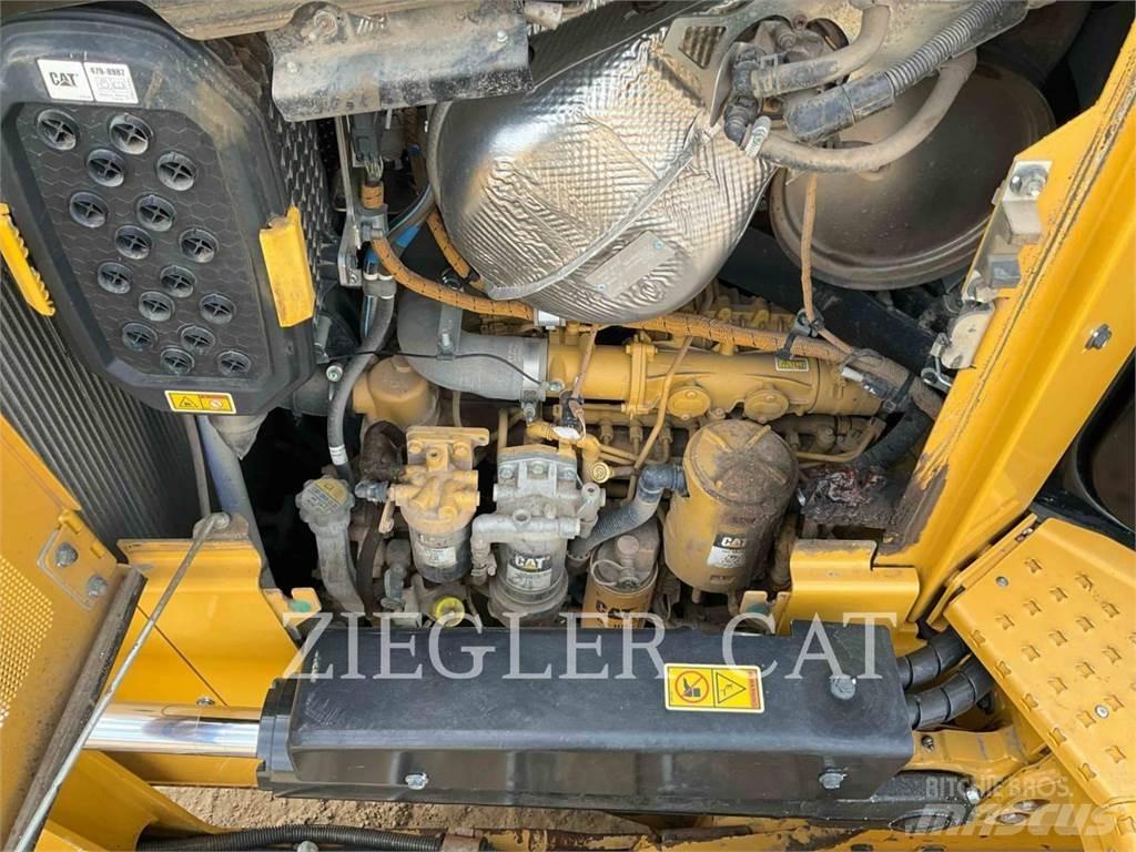 CAT D5-17LGP 크롤러 도저