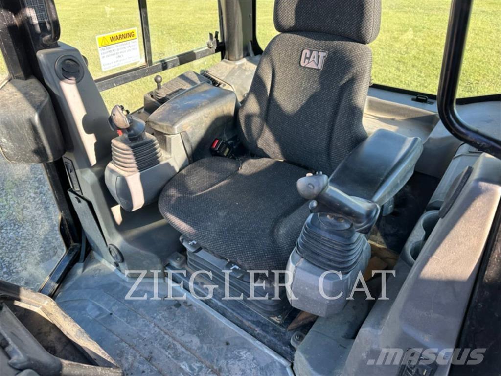 CAT D5K2 크롤러 도저