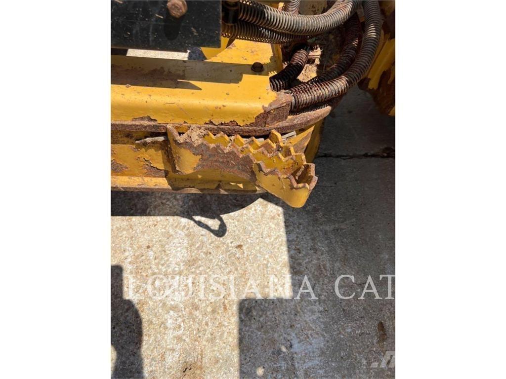CAT D5K2 LGP 크롤러 도저