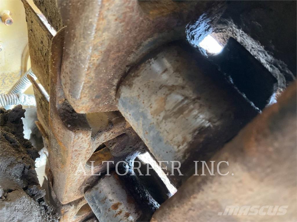 CAT D5K2 LGP3D 크롤러 도저