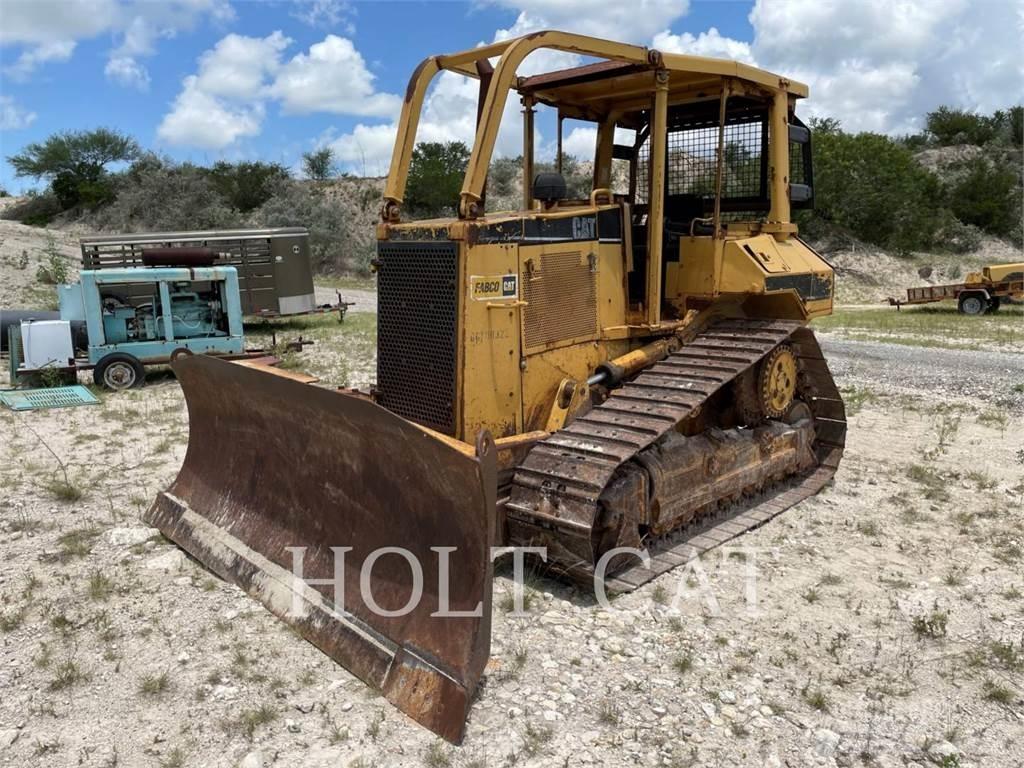 CAT D5M 크롤러 도저