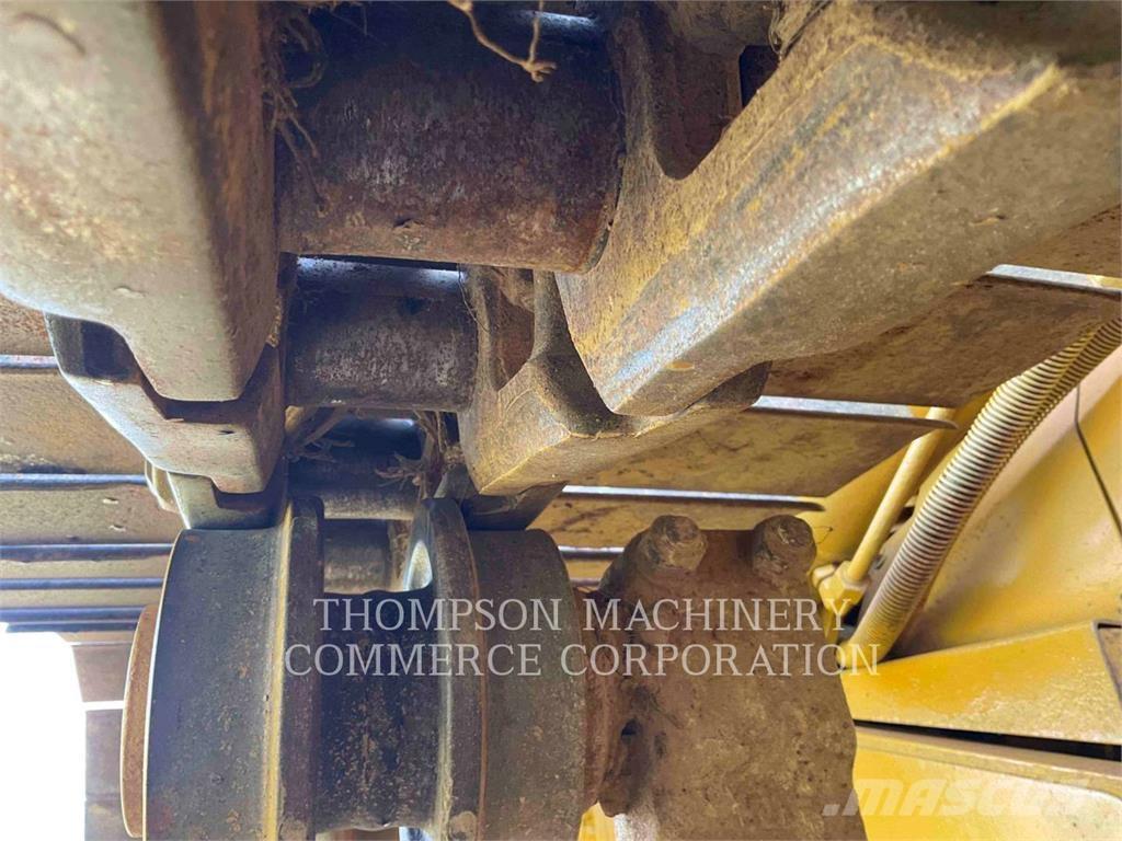 CAT D6M LGP 크롤러 도저