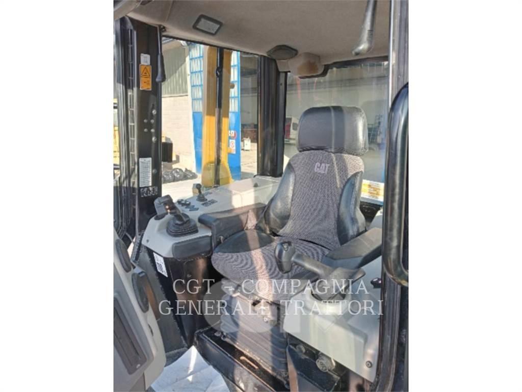 CAT D6N 크롤러 도저