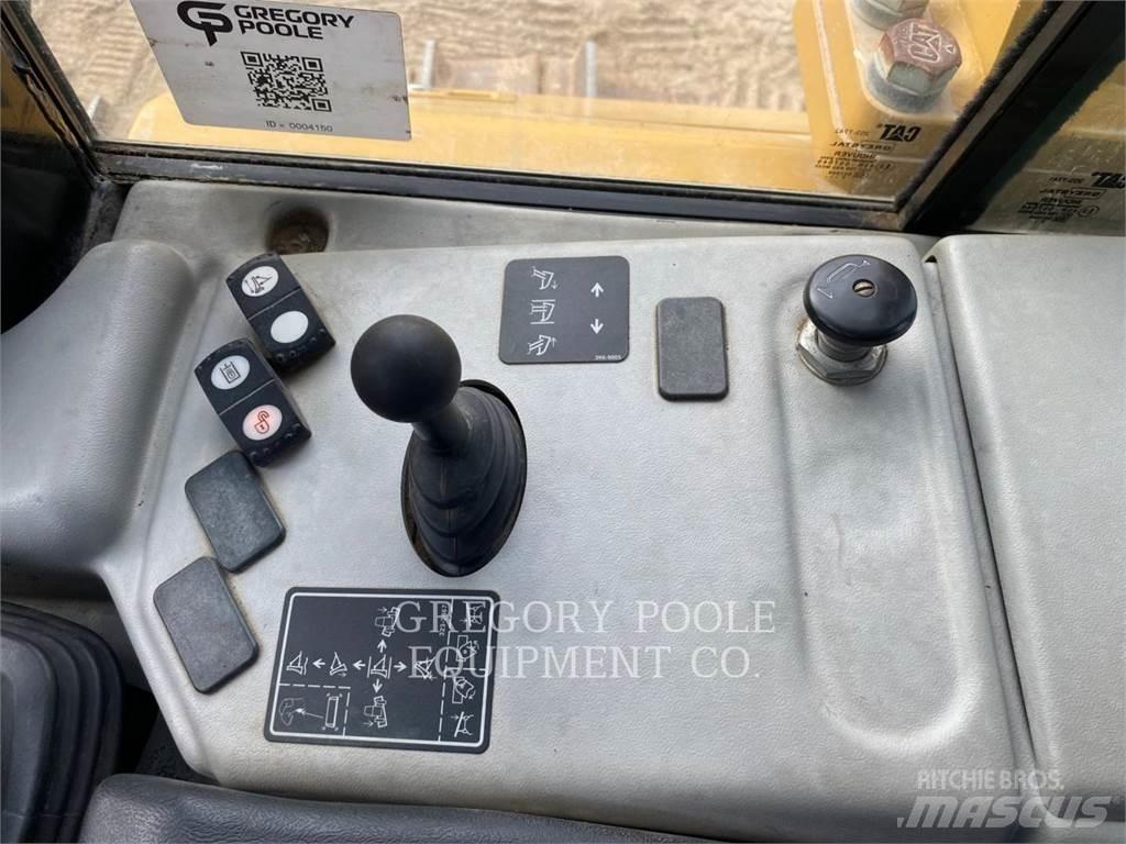 CAT D6NLGP 크롤러 도저