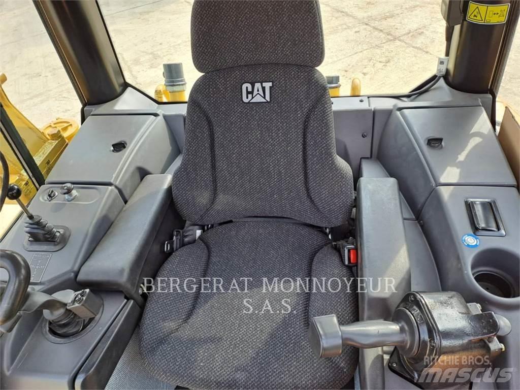 CAT D6NLGP 크롤러 도저