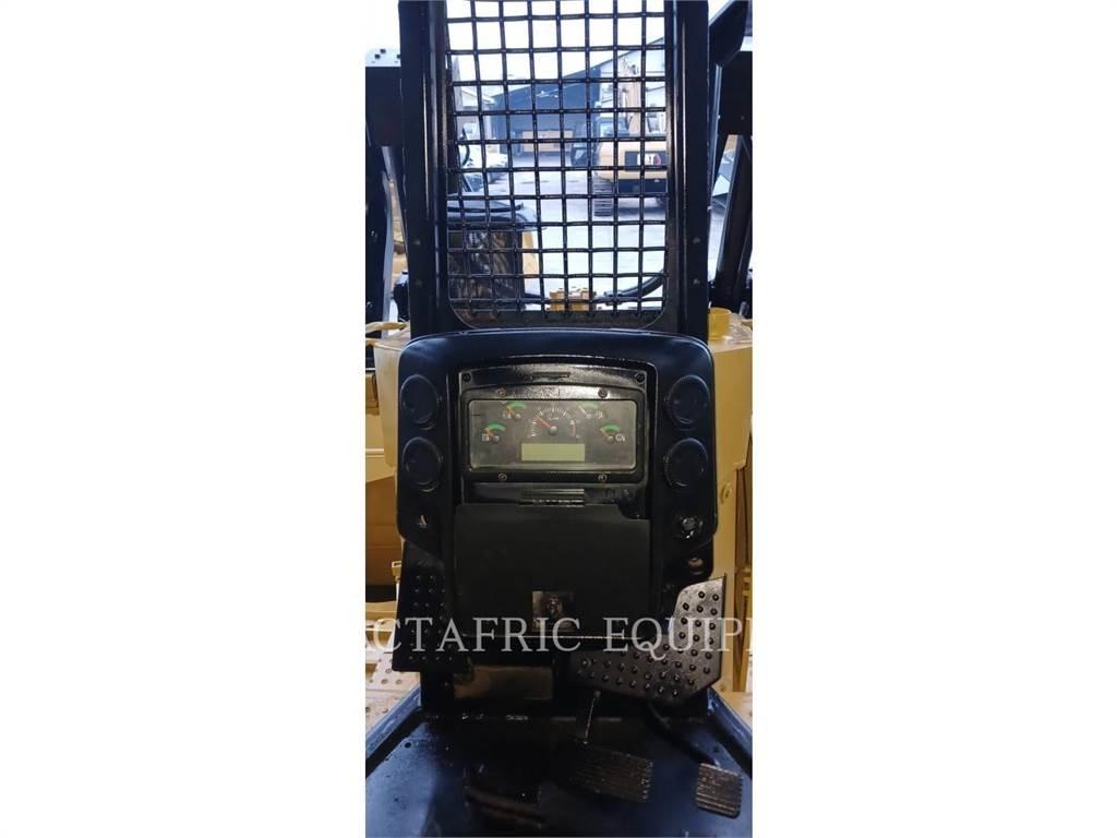 CAT D6R2 크롤러 도저
