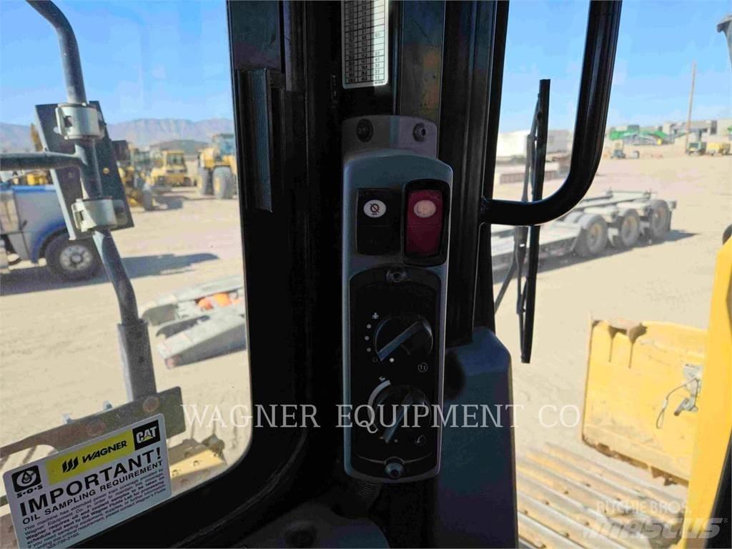 CAT D6T LGPVPT 크롤러 도저